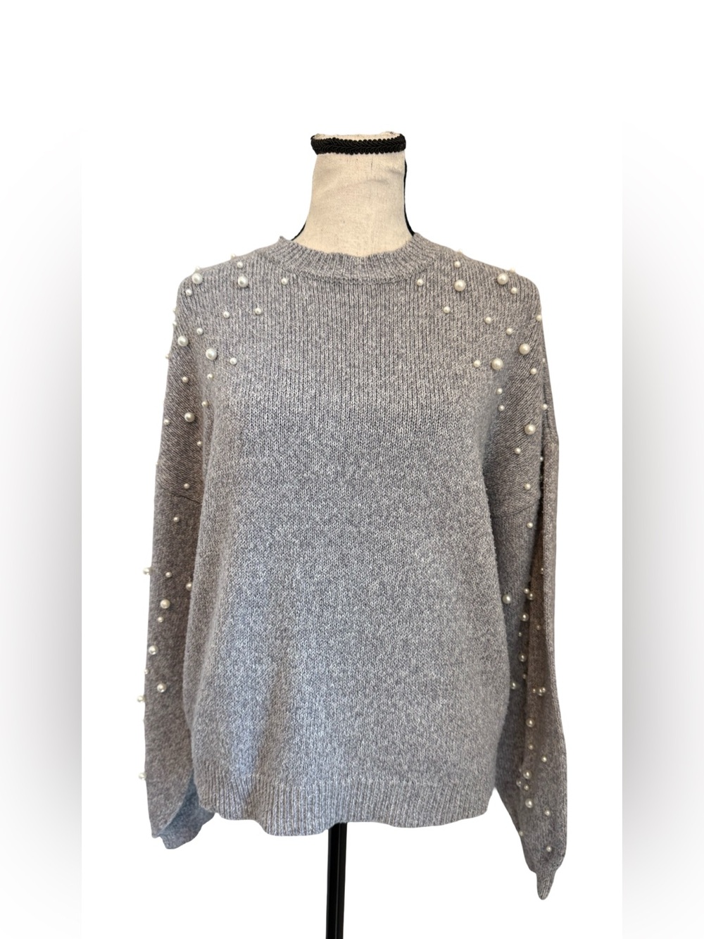 belle by belldini Pearl Embellished Gray Sweater Women’s Medium